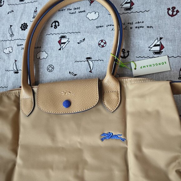 Longchamp Large Capacity Folding Tote Bag - Picture 3 of 7